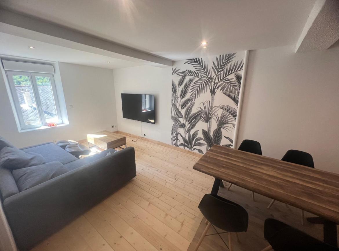 Charmant Grand Appartement Serdinya Extérieur photo